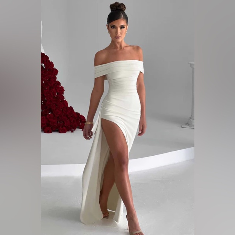 BABYBOO Elegant Off-Shoulder White Gown